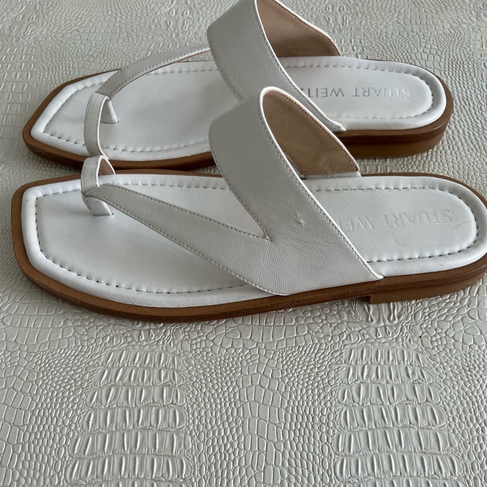 Stuart Weitzman Lyla Flat Sandal - White - Picture 4 of 9